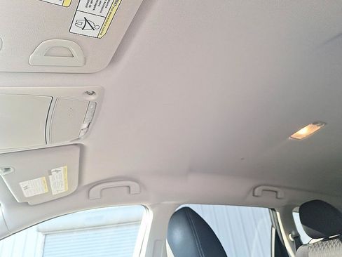 Used 2017 Nissan Rogue S w/ Appearance Package FWD image 19