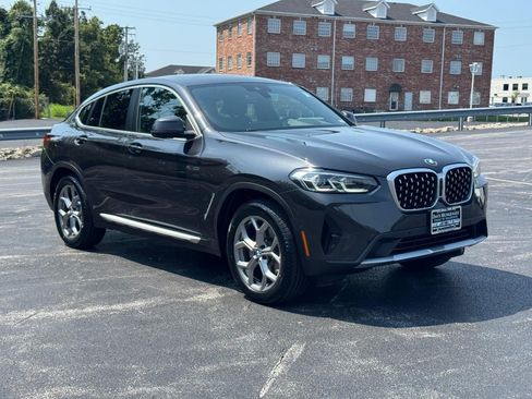 Used 2024 BMW X4 xDrive30i w/ Premium Package AWD/4WD image 2