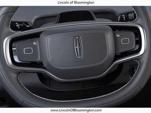 New 2026 Lincoln Navigator L Reserve AWD/4WD image 13