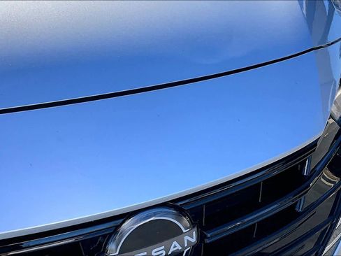 Used 2024 Nissan Versa SV w/ Trunk Package image 30