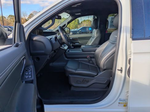 New 2025 Ford Expedition Platinum w/ Stealth Appearance Package image 12