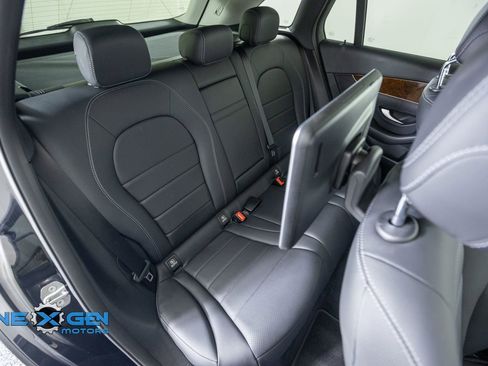 Used 2019 Mercedes-Benz GLC 300 4MATIC image 38