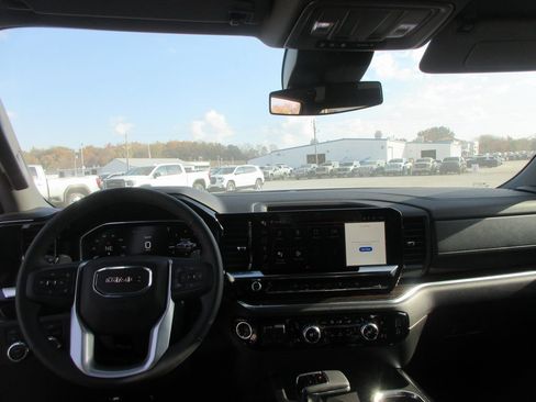 New 2026 GMC Sierra 1500 Elevation image 16