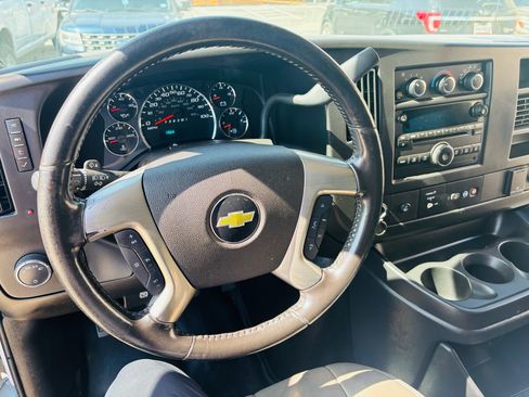 Used 2016 Chevrolet Express 3500 Extended image 11