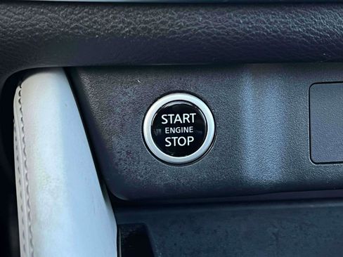 Used 2023 Nissan Rogue SL AWD/4WD image 19