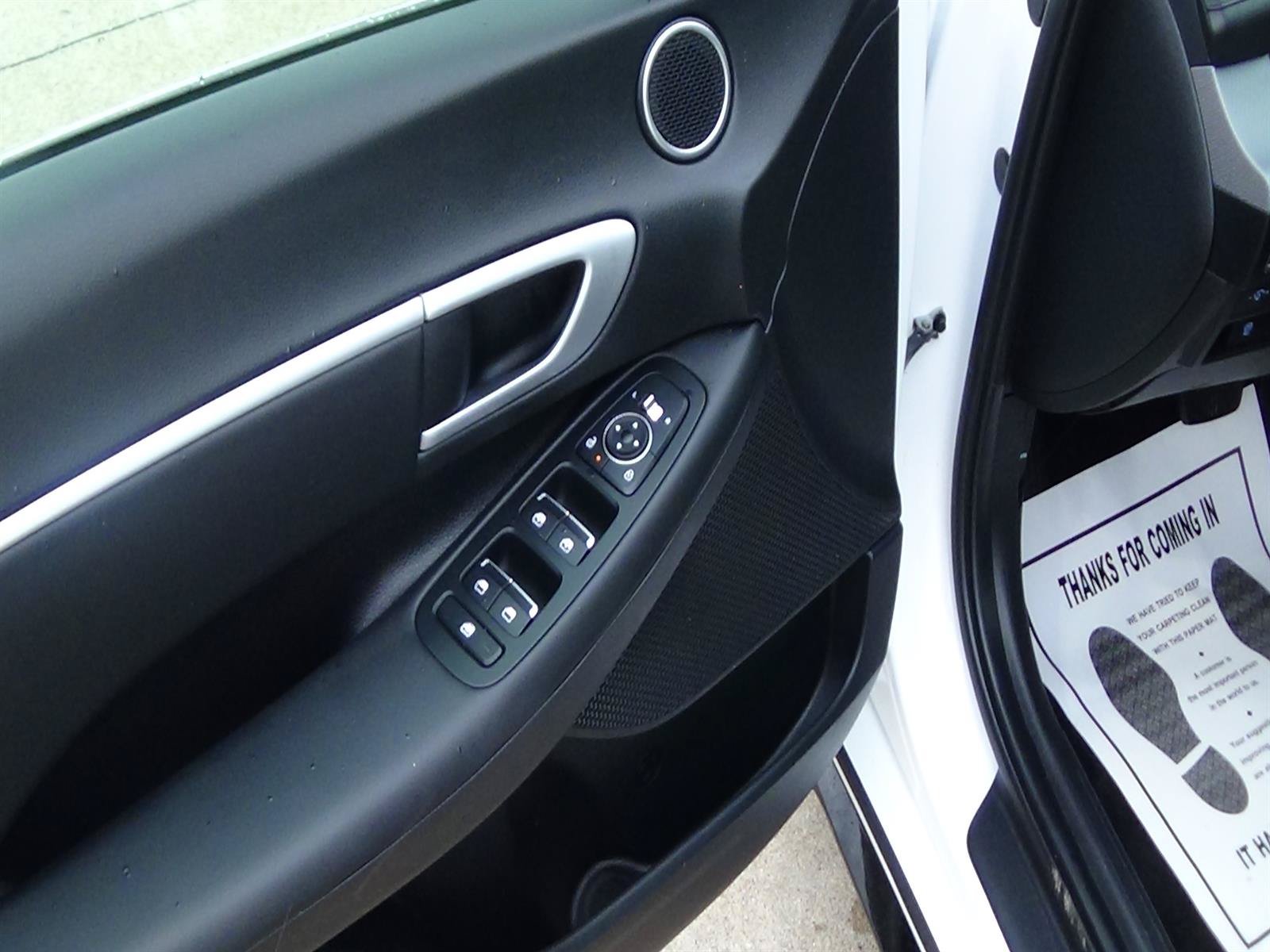 Used 2025 Hyundai Sonata SEL FWD image 14