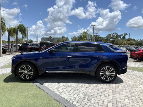 Used 2024 Cadillac Lyriq Luxury RWD image 3