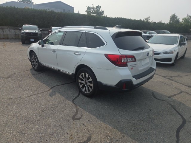 Used 2019 Subaru Outback 2.5i Touring AWD/4WD image 3