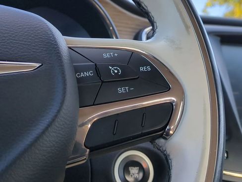 Used 2015 Chrysler 200 C w/ Navigation & Sound Group I image 28