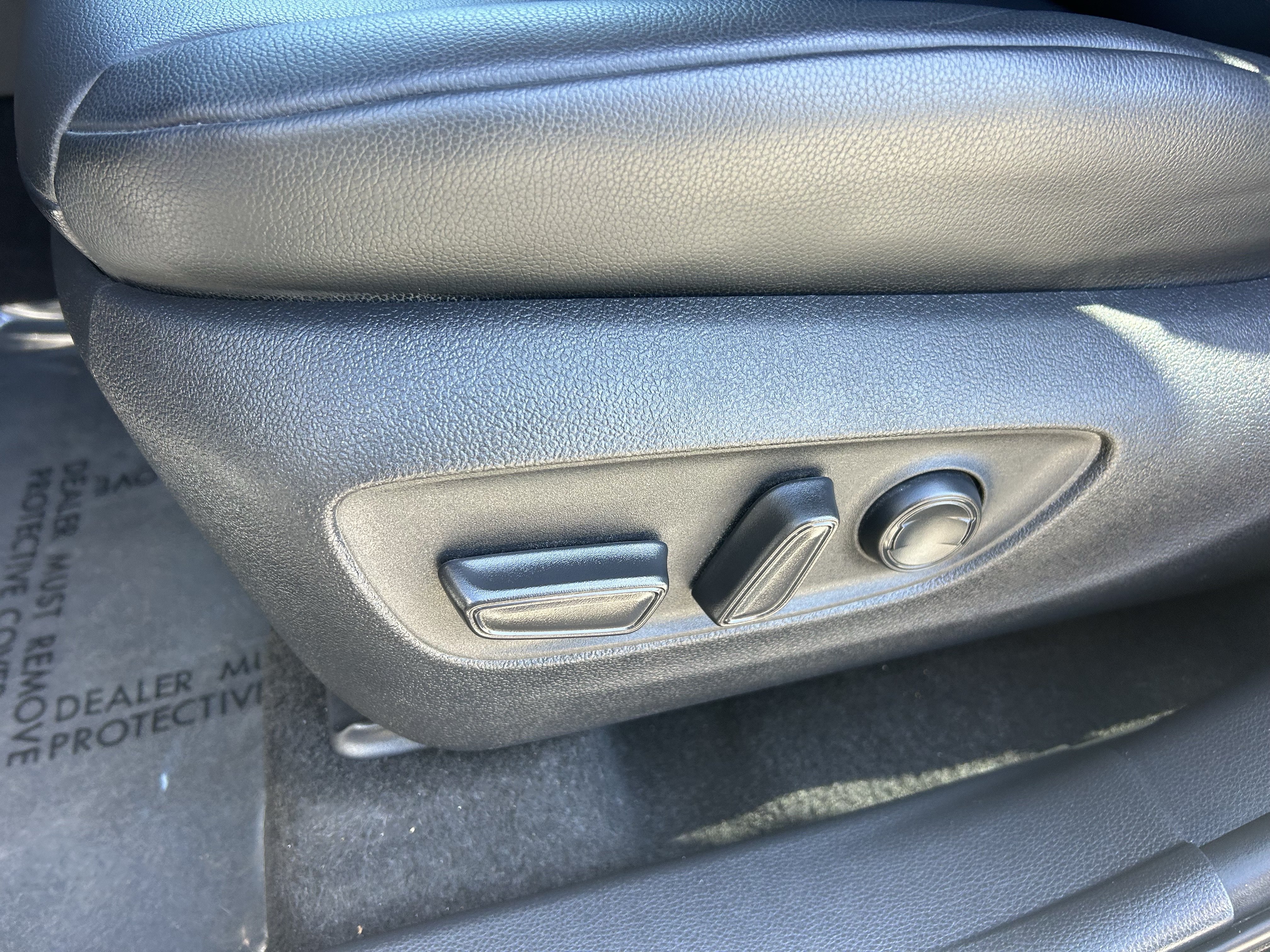 Used 2023 Toyota Highlander XLE FWD image 18