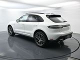 Certified 2024 Porsche Macan image 3