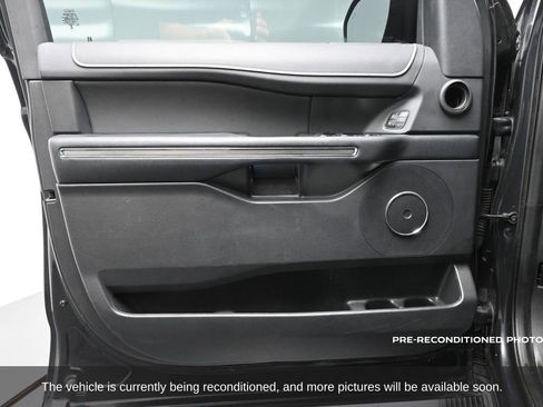 Used 2024 Ford Expedition XLT image 6