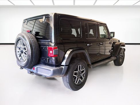 Used 2024 Jeep Wrangler Unlimited Sahara AWD/4WD image 4