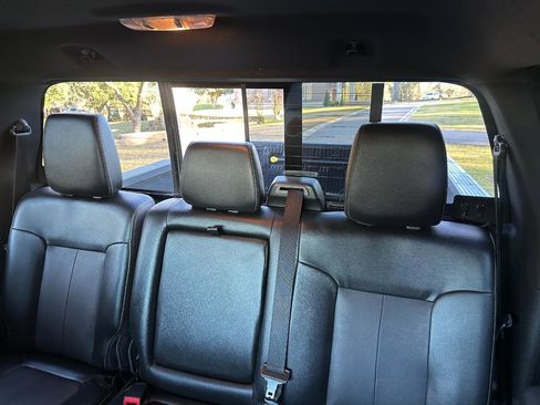 Used 2015 Ford F250 Lariat w/ Lariat Interior Package image 15