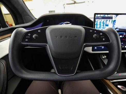 Used 2023 Tesla Model X AWD/4WD image 12
