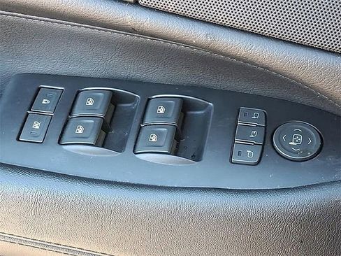 Used 2020 Cadillac Escalade Premium Luxury image 21