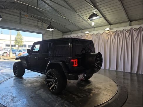 Used 2022 Jeep Wrangler Unlimited Rubicon w/ LED Lighting Group image 5