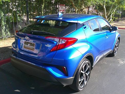 Used 2020 Toyota C-HR XLE image 6