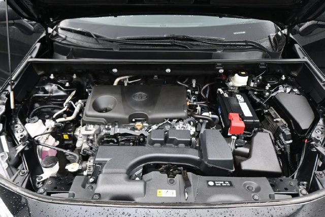 Used 2025 Toyota RAV4 LE AWD/4WD image 12