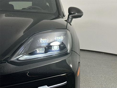 Certified 2026 Porsche Cayenne Coupe AWD/4WD image 15