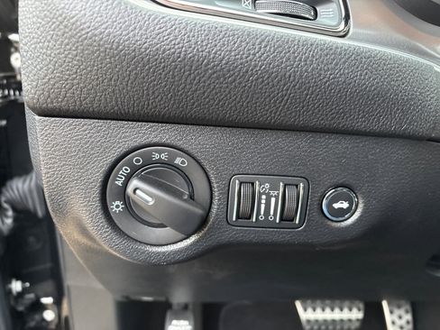 Used 2022 Dodge Challenger SRT Hellcat w/ SRT Black Package image 20