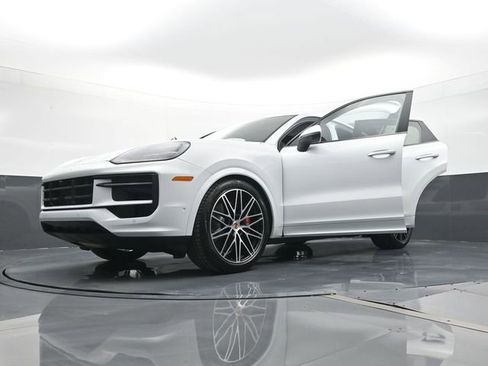 New 2026 Porsche Cayenne S image 30