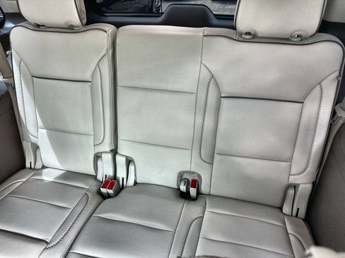 Used 2024 GMC Yukon Denali w/ Advanced Technology Package AWD/4WD image 18