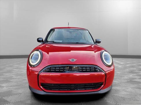 Certified 2025 MINI Cooper 2-Door Hardtop image 6