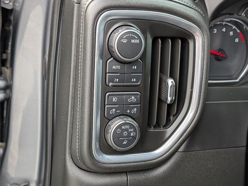 Used 2021 Chevrolet Silverado 1500 LT Trail Boss w/ Convenience Package II AWD/4WD image 22