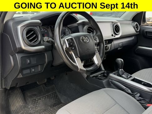 Used 2022 Toyota Tacoma SR5 RWD image 10