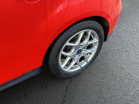 Used 2015 Ford Focus SE w/ Equipment Group 201A image 25