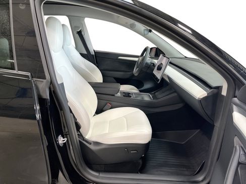 Certified 2023 Tesla Model Y Long Range AWD/4WD image 13