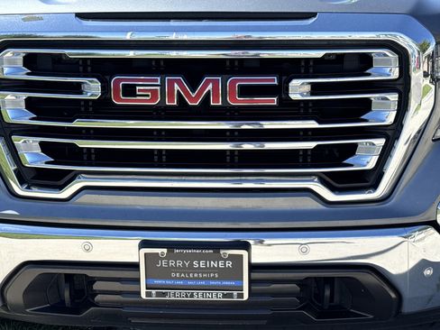 Used 2019 GMC Sierra 1500 SLT w/ Driver Alert Package I AWD/4WD image 9