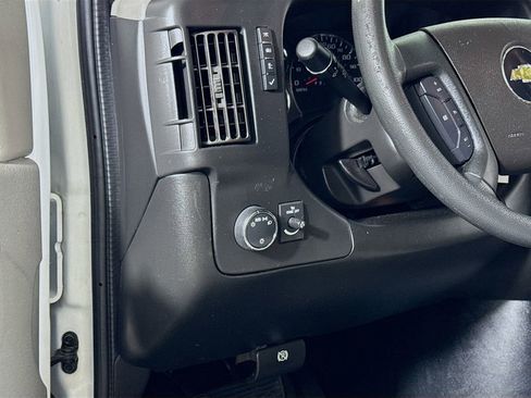 Used 2020 Chevrolet Express 3500 LT w/ LT Preferred Equipment Group RWD image 8