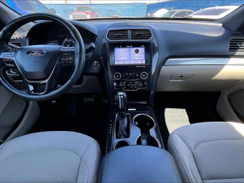 Used 2019 Ford Explorer XLT w/ Equipment Group 201A FWD image 14