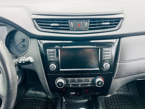 Used 2020 Nissan Rogue S w/ Special Edition Package image 20