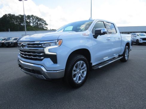 Certified 2026 Chevrolet Silverado 1500 LTZ w/ Z71 Off-Road Package AWD/4WD image 6