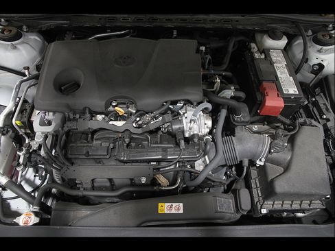 Used 2024 Toyota Camry LE FWD image 19