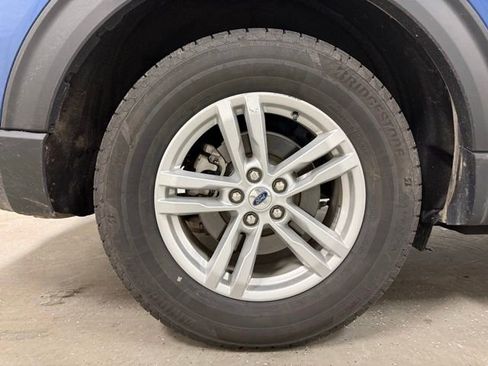 Used 2022 Ford Explorer XLT w/ Equipment Group 202A AWD/4WD image 25