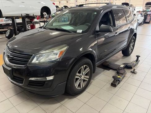 Used 2017 Chevrolet Traverse LS FWD image 5