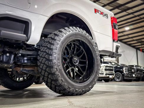 Used 2026 Ford F350 Platinum AWD/4WD image 8