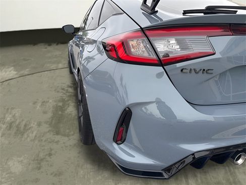 Used 2025 Honda Civic Type R image 12