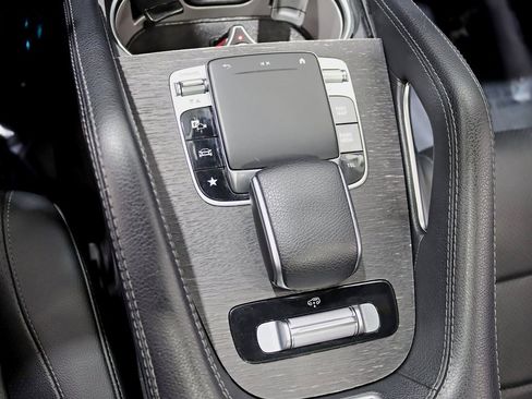 Used 2020 Mercedes-Benz GLS 450 4MATIC image 29