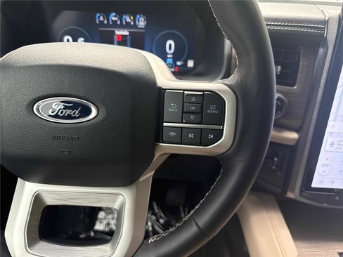 Used 2024 Ford Expedition Limited RWD image 19