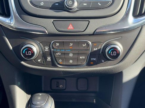 Used 2018 Chevrolet Equinox LT image 14