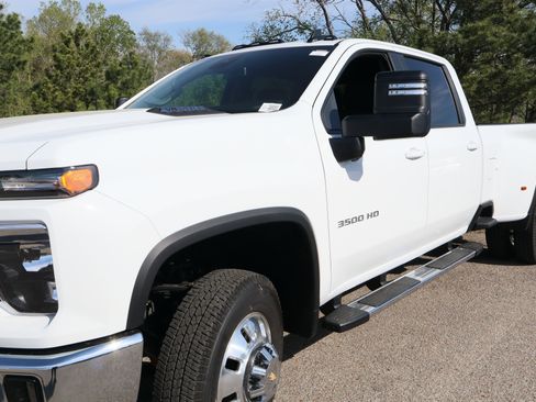 New 2026 Chevrolet Silverado 3500 LT w/ Safety Package image 12