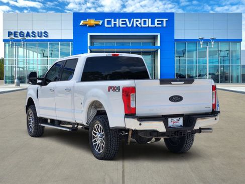 Used 2017 Ford F250 XLT w/ XLT Premium Package AWD/4WD image 4