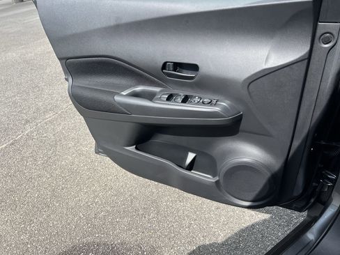 Used 2025 Nissan Kicks Play S image 12