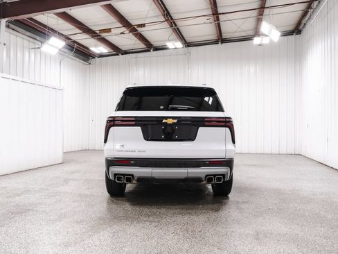 Used 2026 Chevrolet Traverse LT AWD/4WD image 5