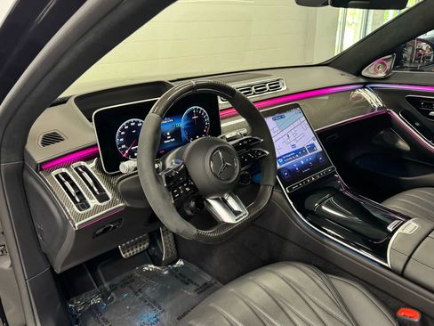 Used 2024 Mercedes-Benz S 63 AMG S w/ Carbon Fiber Exterior Package image 38